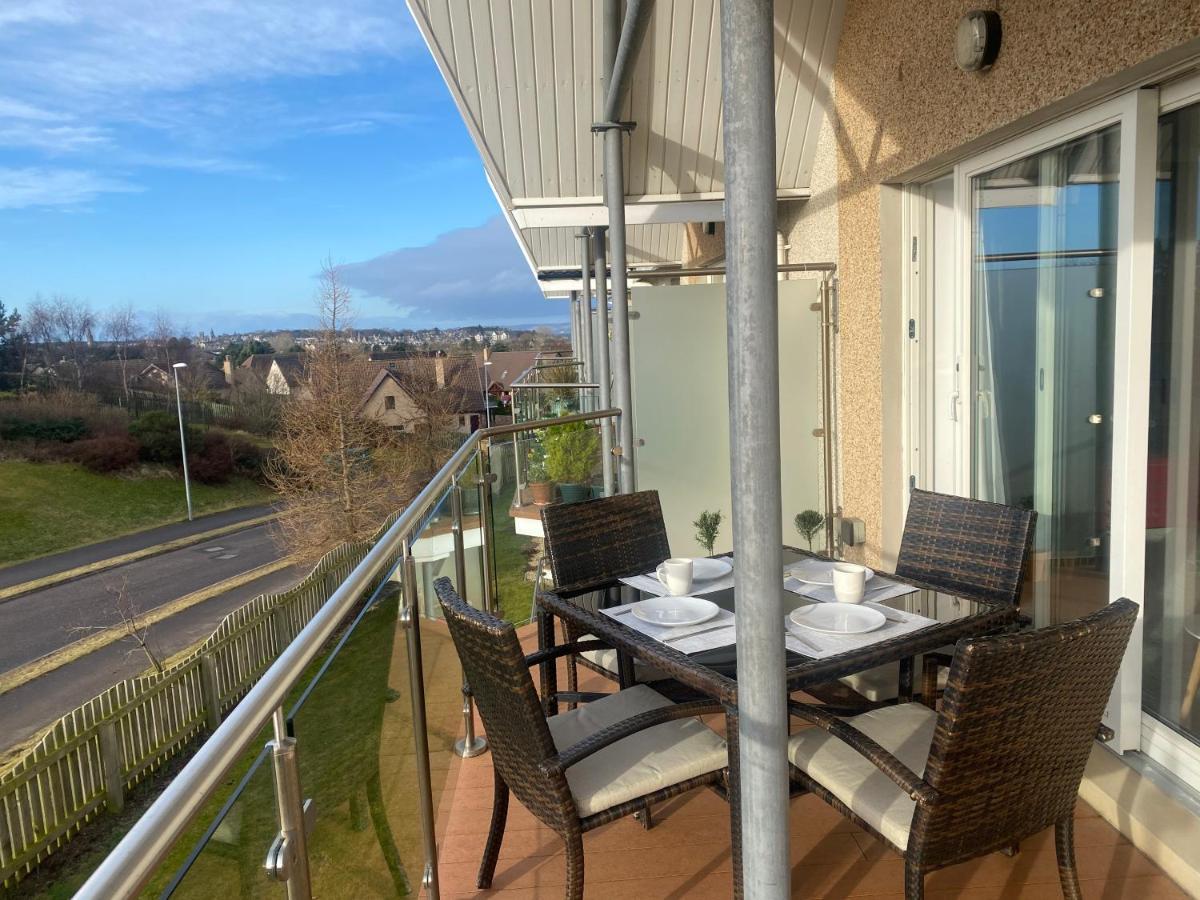 The Duplex Nairn- Spacious 3 Bedroom With Sunny Balcony Exteriör bild