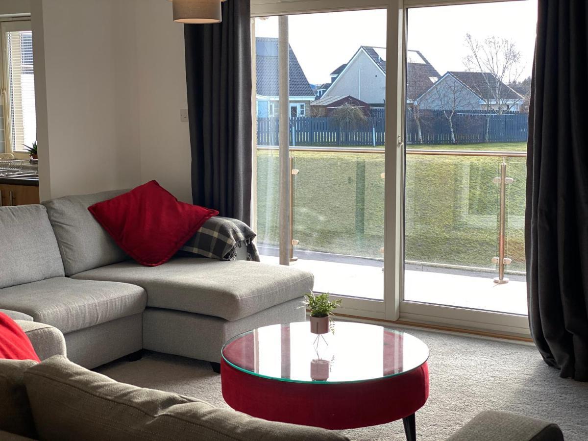 The Duplex Nairn- Spacious 3 Bedroom With Sunny Balcony Exteriör bild