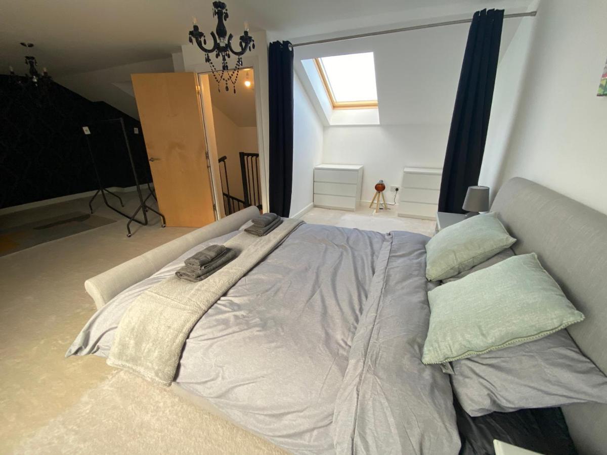 The Duplex Nairn- Spacious 3 Bedroom With Sunny Balcony Exteriör bild