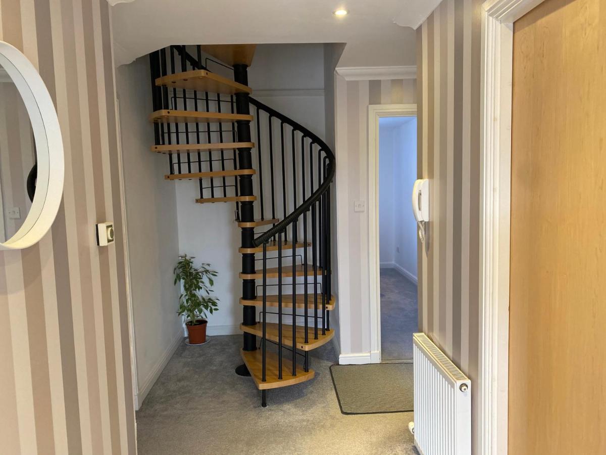 The Duplex Nairn- Spacious 3 Bedroom With Sunny Balcony Exteriör bild